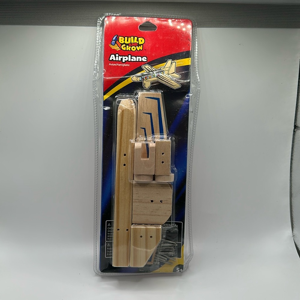 Lowe’s build and grow airplane diy kit new